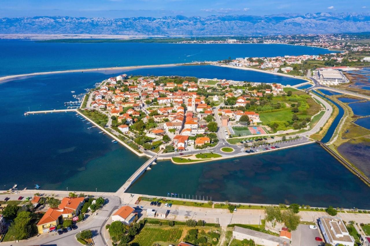 Apartments By The Sea Nin, Zadar - 15513 المظهر الخارجي الصورة
